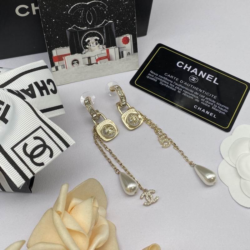 Chanel Earrings 525